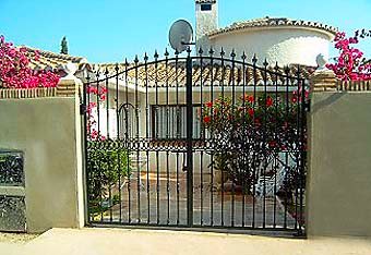 Gated entrance to villa in Calahonda